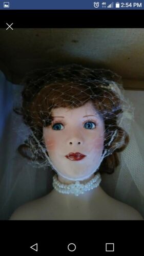 PARADISE GALLERIES PORCELAIN BRIDAL DOLL COLLECTIBLE
