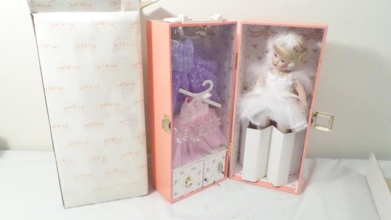 NIB Show Stoppers Cadence Ballerina Doll in Musical Carry Case w/accessories