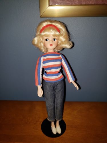 Danbury Mint Sindy Weekender full body porcelain doll