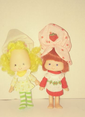 VINTAGE 1980's STRAWBERRY SHORTCAKE Second Issue 2 DOLLS in Outfits
