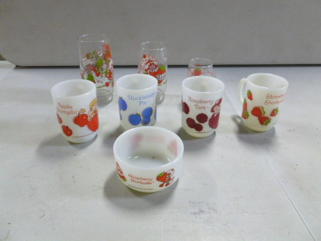 Lot of 8 1980 Strawberry Shortcake Glasses, Coffee Mugs, and Dish