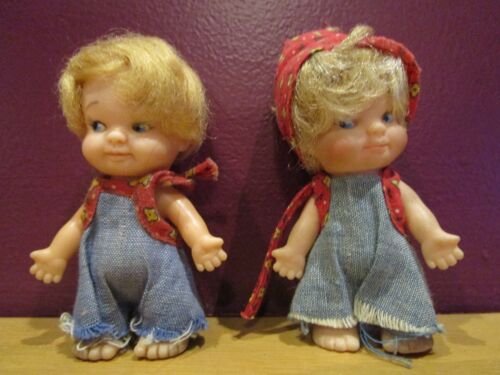 1960s Uneeda Doll company Pee Wees set of 2 country bumpkin twins