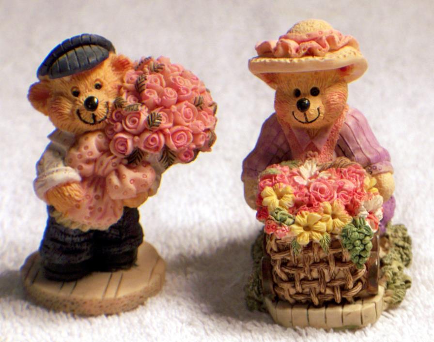 Unbranded Miniature Bears With Flowers & More Flowers!