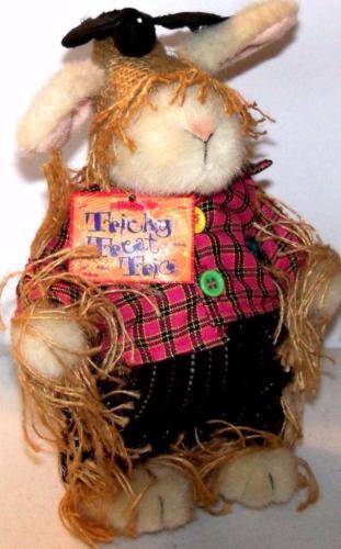 Vanderbear Hoppy VanderHare Plush Rabbit TRICKY TREAT TRIO NABCO NMWT 1994