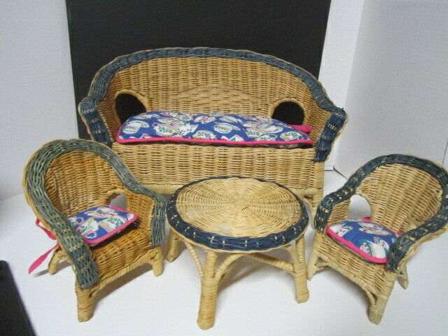 VANDERBEAR WICKER FURNITURE COUCH, TABLE AND 2 CHAIRS TEACUP COLLECTION CUSHIONS