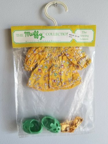 VINTAGE NIP Vanderbear MUFFY COLLECTION Clothes THE SEWING LESSON Set