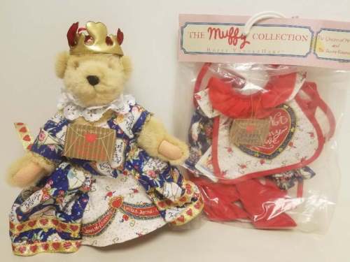 MUFFY - THE QUEEN OF HEARTS BEAR and HOPPY'S BUNNY KNAVE OUTFIT