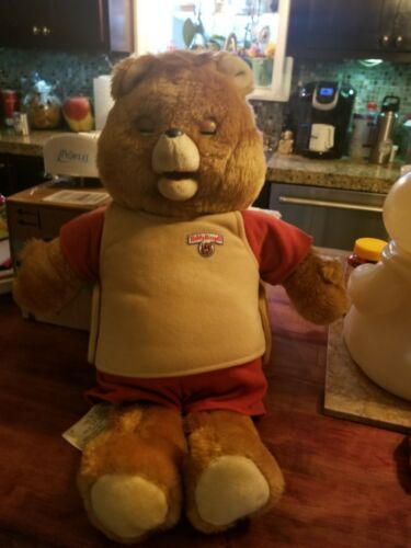 Vintage 1985 TEDDY RUXPIN Talking Toy Bear PLAYS