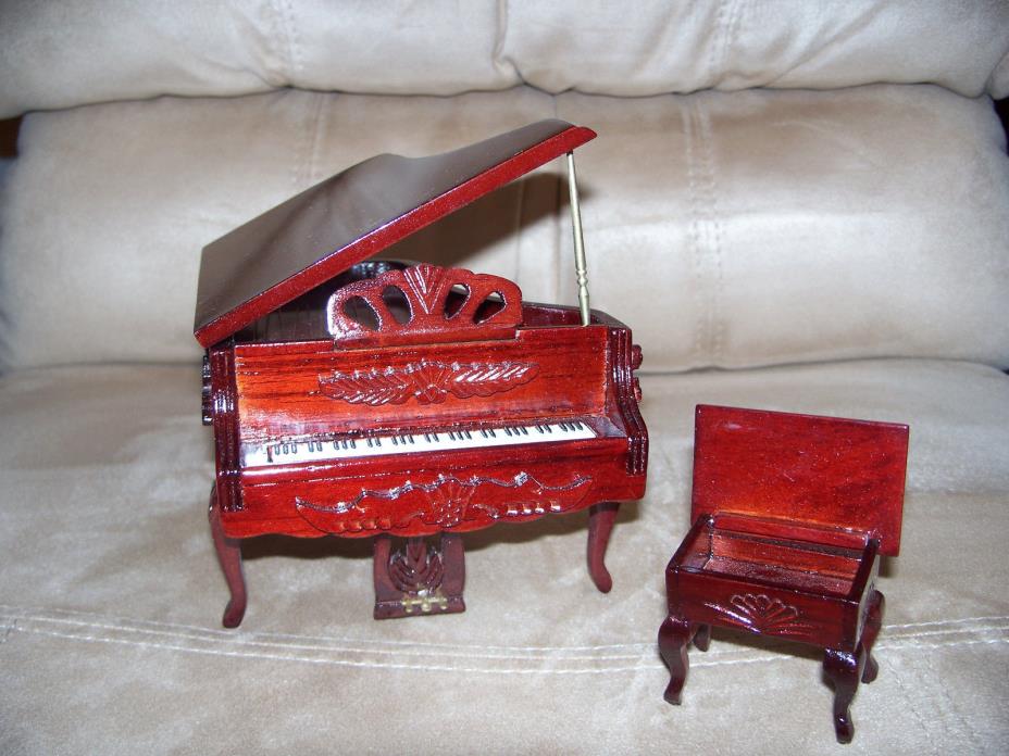Dollhouse Miniatures Grand Piano Music Box with Bench   Scale  1:12