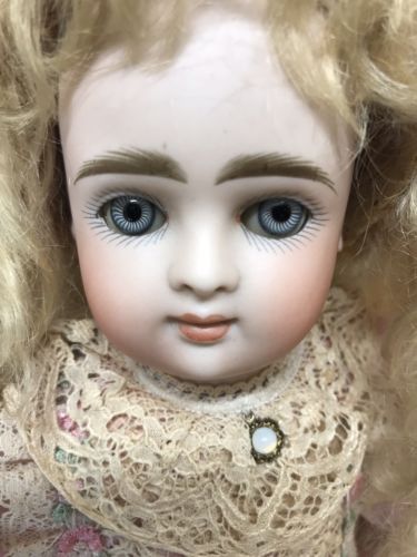 Reduced Early Antique Closed Mouth German Doll 15”