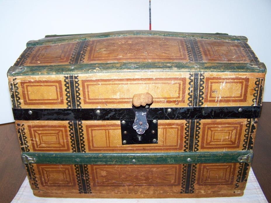 Antique Doll Toy Trunk 14