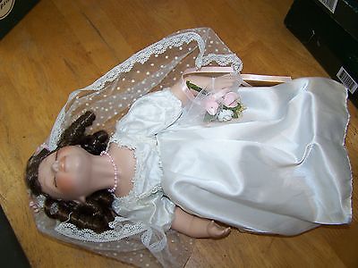 Geppeddo Bisque Porcelain Wedding Bride  Kissing Doll 14