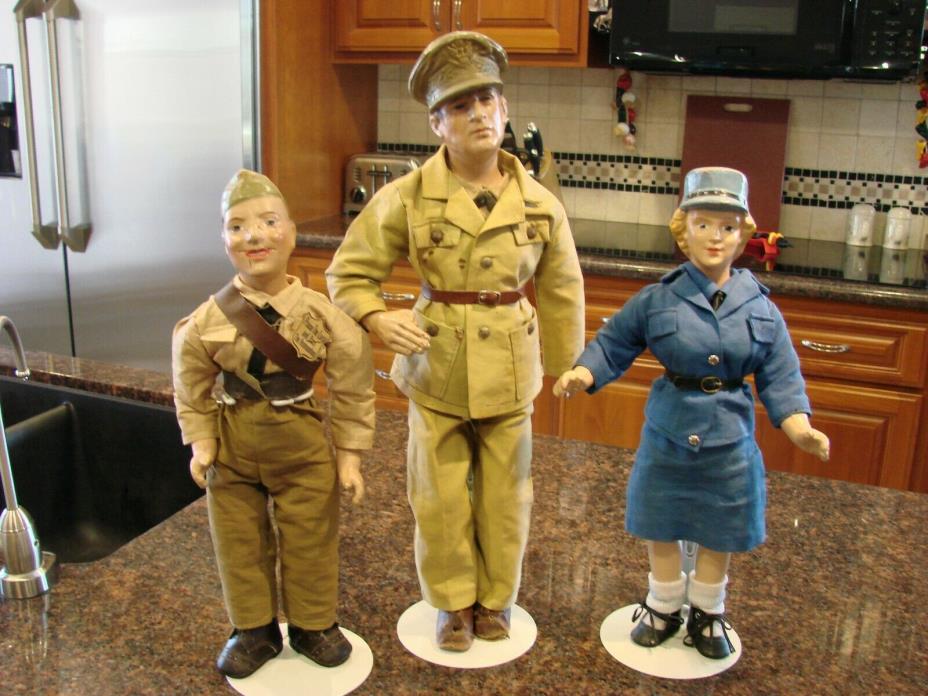 General Douglas MacArthur 1942 Freundlick Doll, Wave and Soldier one price