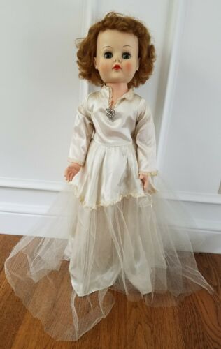 Vintage 1950's Bride Doll 25