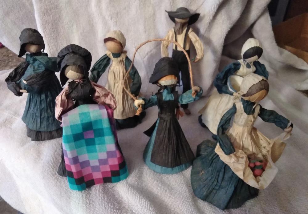 Handmade Amish Dolls - Lot of 7 -  Rare