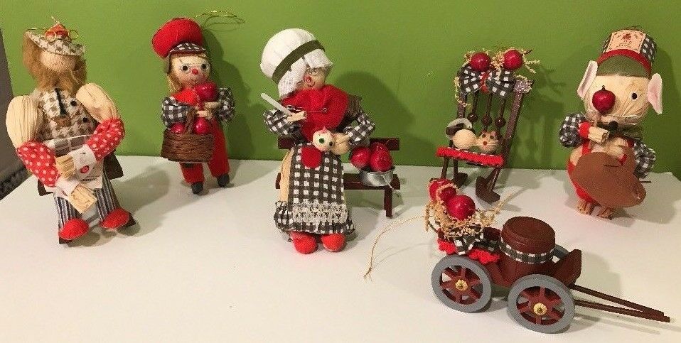 Old Farmhouse Corn Husk Dolls Figures CATS ROCKING CHAIR Wooden RUSTIC ~Folk Art