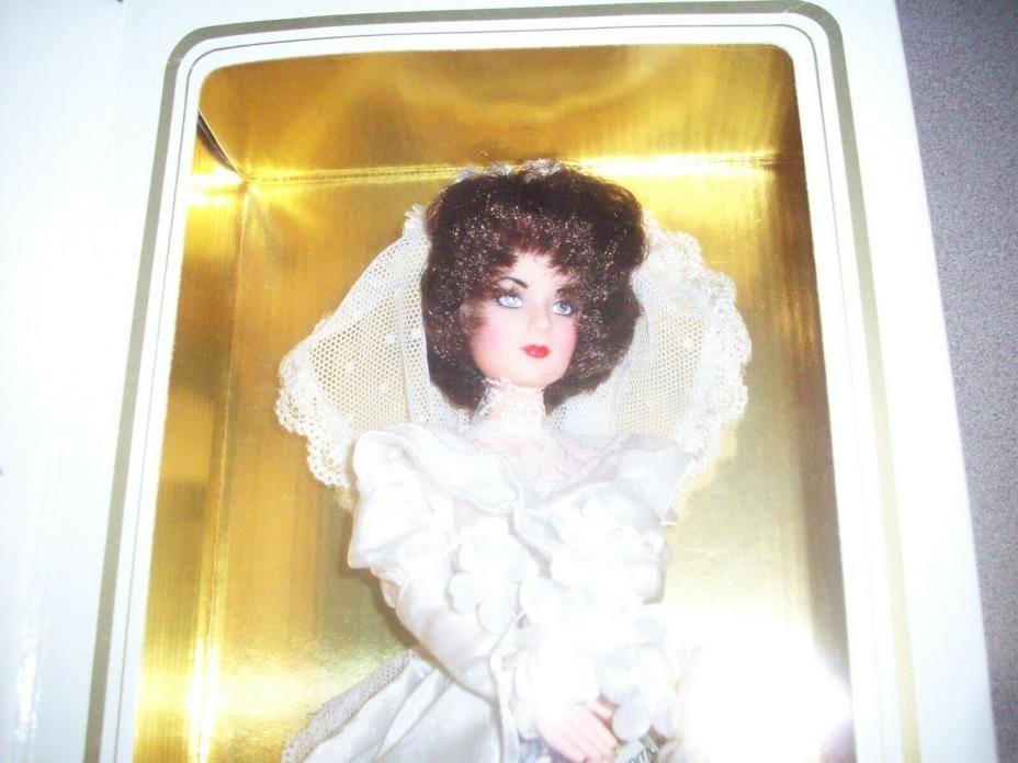 Vintage 1988 World Doll Elizabeth Taylor 