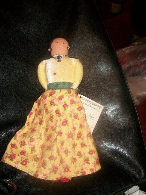 Navajo Doll ( handmade ) by Alta Silago with certicate of authenticity)