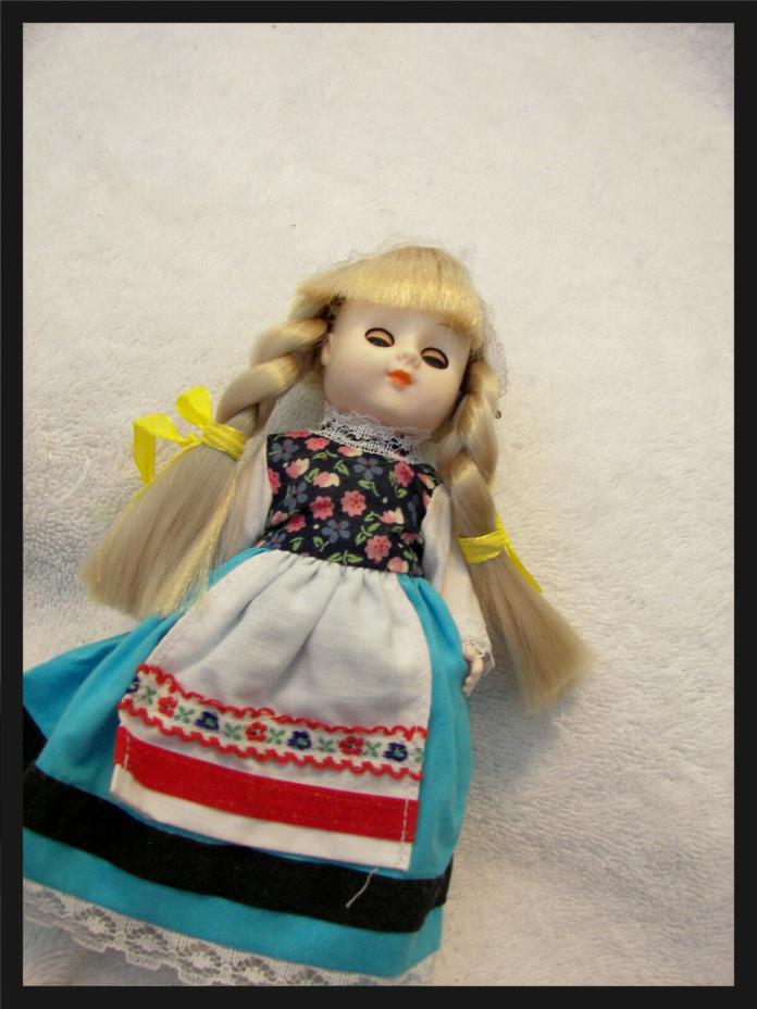 Vintage Dutch Girl Doll eyes open and close  8