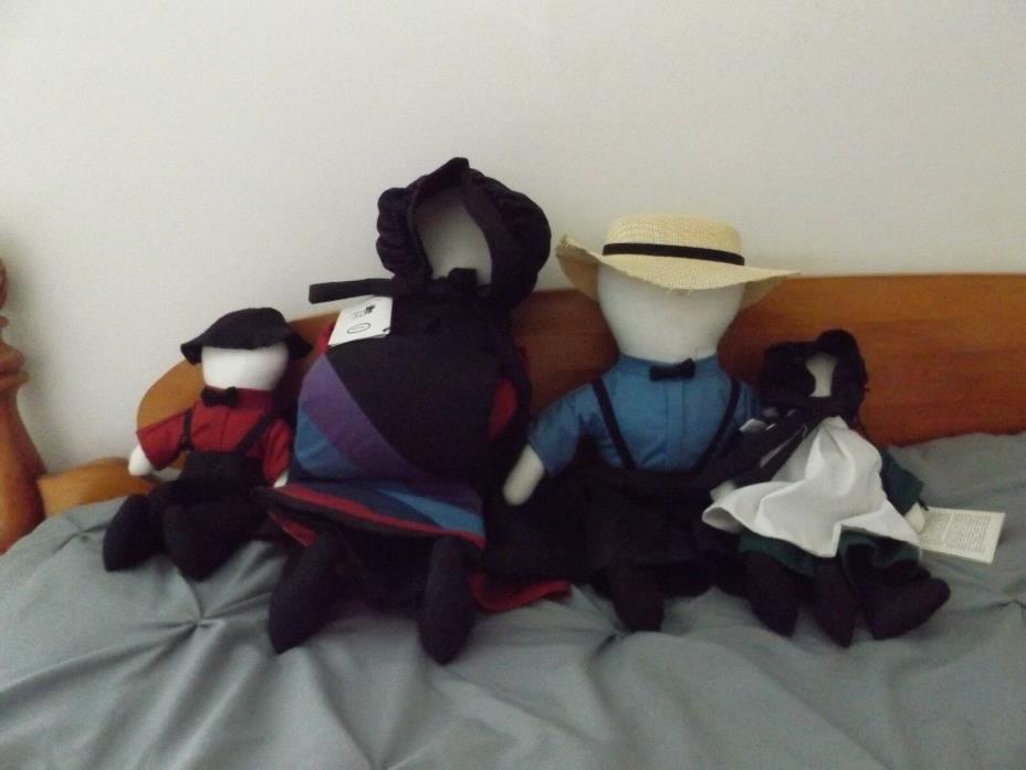 PLAIN FOLKS 4 FAMILY MEMBER GROUP OF CLOTH AMISH DOLLS