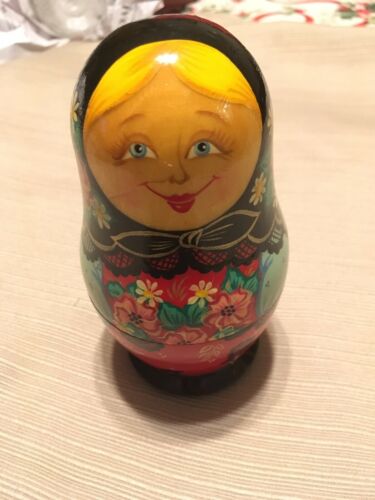 USSR RUSSIA HAND PAINTED NESTING DOLLS SIGNED 5 IN LOT ‘ EUC ‘