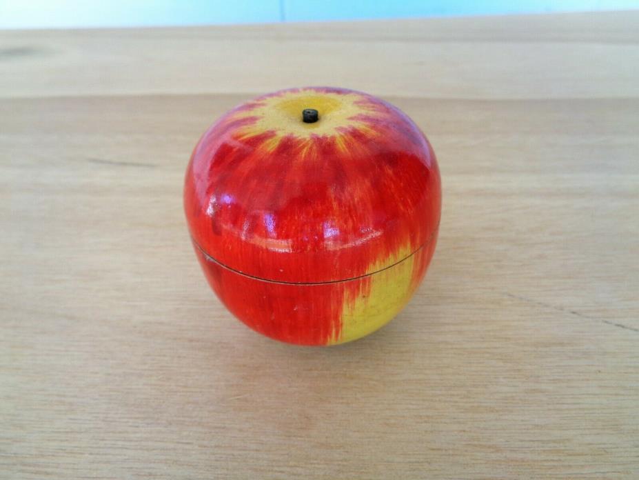 Vintage Nesting Apples