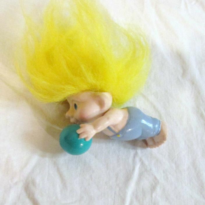 1 BABY APPLAUSE TROLL 1991 Magic BabY NEW OLD STOCK   PLAYING BALL