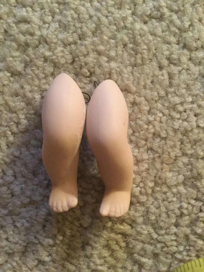 Doll Legs 1 Pair Closed Toes Bent Knee Ceramic Porcelain 2