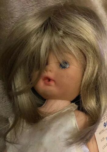 New DOLL WIG Style HOLLY Size 10-11 Color Blonde Modacrylic by Global Dolls NOS