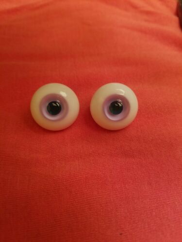 20mm Glass Doll Eyes, Light Lavender With Green Pupil