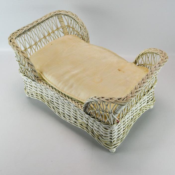 Vintage White Wicker Wood Doll Bed Baby Crib Toy Small Mini Furniture Bassinet