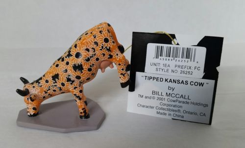 COW PARADE mini figurine TIPPED KANSAS COW. Style #26252.