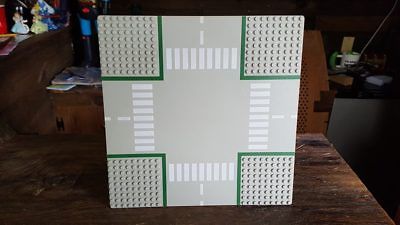 607P01 Vintage Lego Baseplate Road 32 x 32 9-Stud Crossroads with Road Pattern