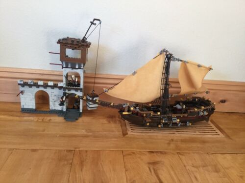 ASSASSIN'S CREED 94308 GUNBOAT TAKEOVER & FORTRESS ATTACK 94319 MEGA BLOKS