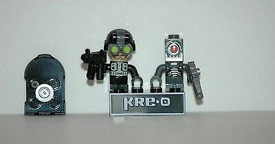Kre-o Kreo Minifigures Cityville Invasion Collection 1 Agent Stealth + Roboticus