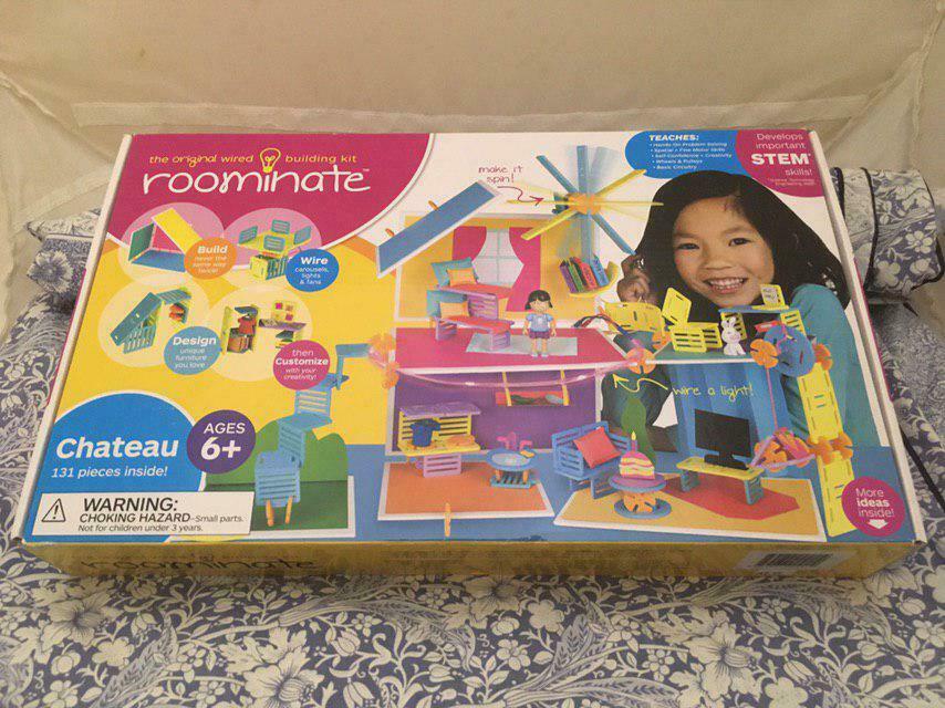 Roominate  Original Wired Building Kit Chateau