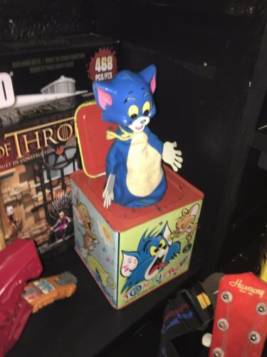 VINTAGE MATTEL INTERNATIONAL TOM AND JERRY MUSIC BOX (JACK IN THE BOX)