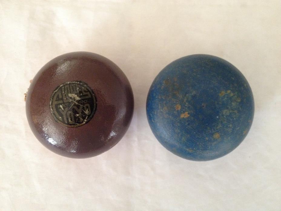 TWO FLORES YO YO'S ONE WITH SEAL ONE WITHOUT A SEAL FROM THE 1930'S SEE PICK'S