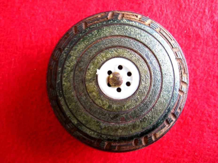 Vintage Yo-Yo.......carved edges.....large 3 3/8