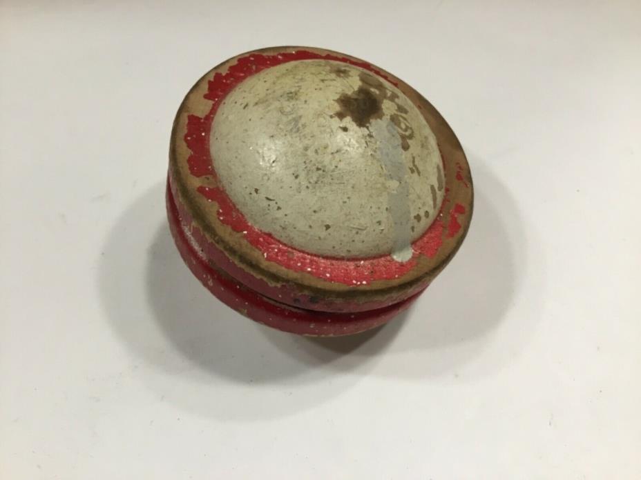 Vintage wood red and white satellite look yo-yo