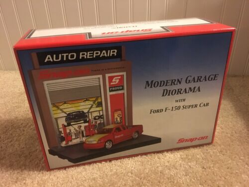 Snap On Modern Garage Diorama with Ford F150 Super Cab NIB