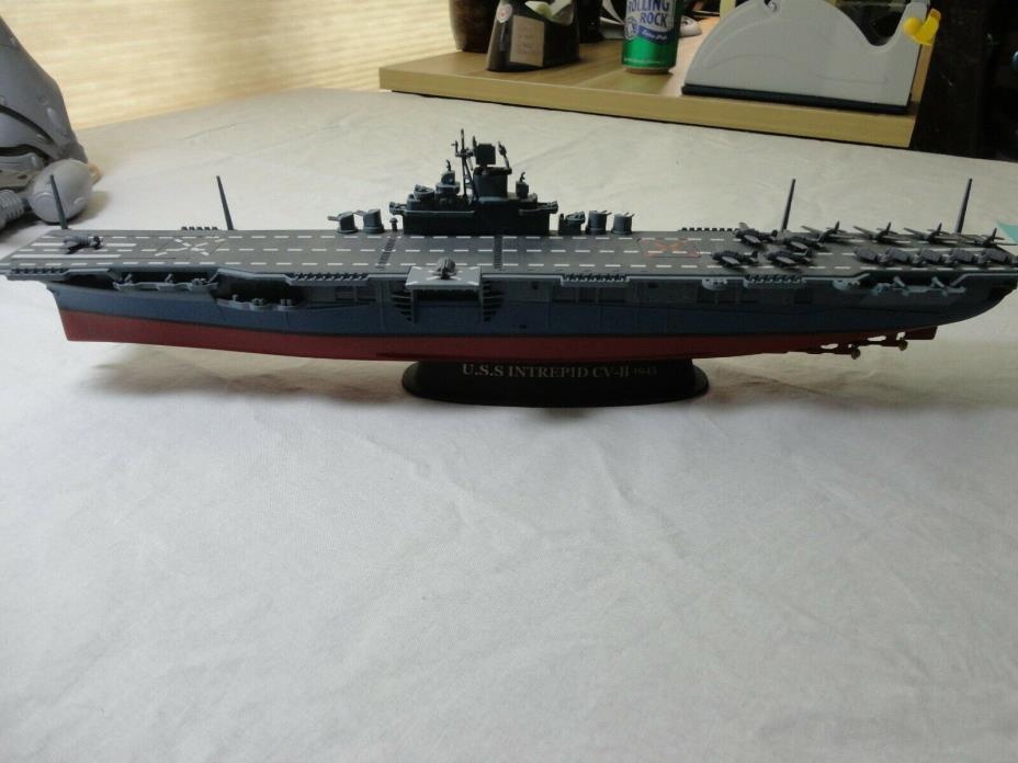 Gearbox Collectors Model - USS Intrepid CV-II 1945
