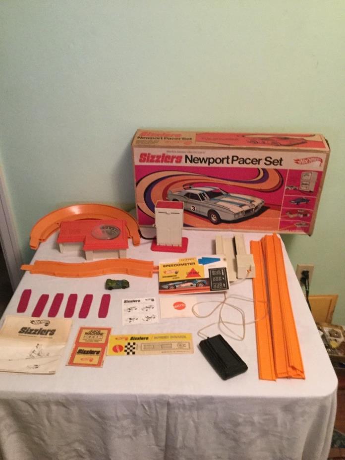 SIZZLER NEWPORT PACER SET WITH BOX&CAR COMPLETE