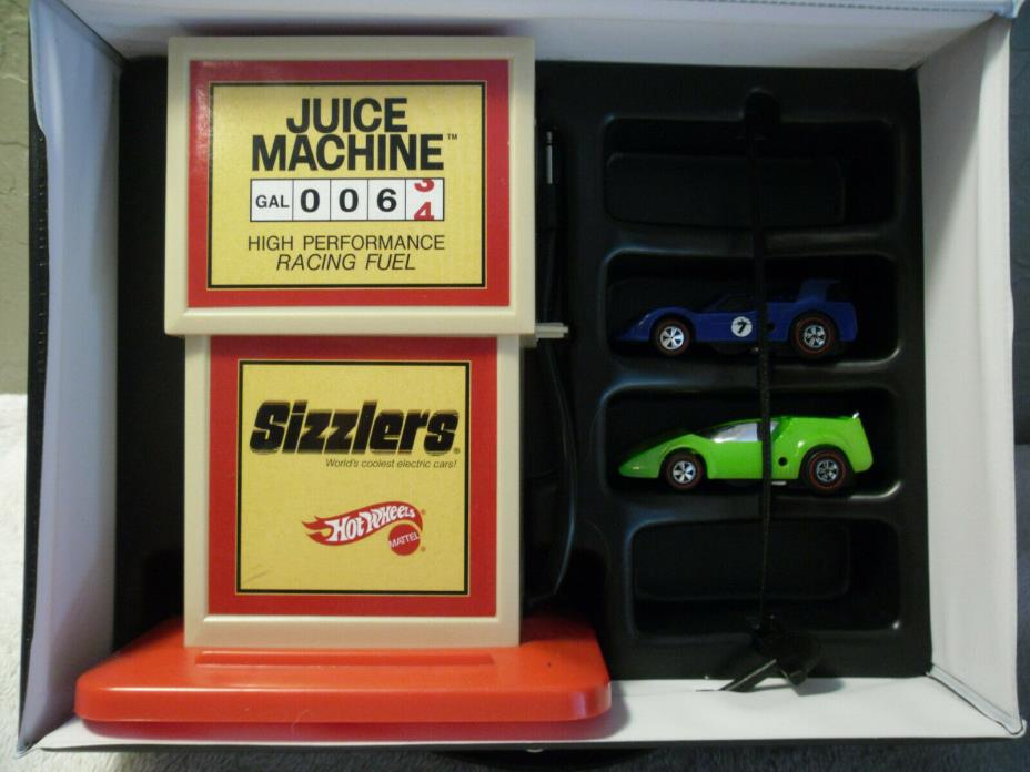 2006 Hot Wheels SIZZLERS Vinyl RACE CASE with JUICE MACHINE 2 cars