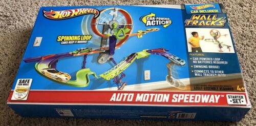 NEW Mattel Hot Wheels Wall Tracks Auto Motion Speedway Starter Set X9309 SEALED