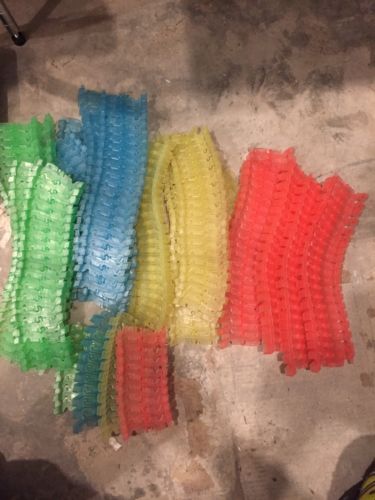 Magic Tracks The Amazing Racetrack that Can Bend 220+ Flex Track Pieces Lot