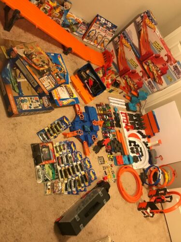 Huge Lot Hot Wheels Track & Accessories Lot New And Used Super 6-lane Raceway