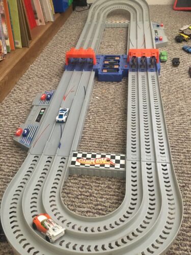 Hot Wheels 3 Lane Super Speedway (cars Not Included)