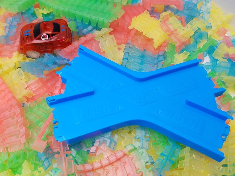 LOT Magic Tracks Red Neon Car Criss Croos Green Yellow Blue Bend Flex Curve Mega