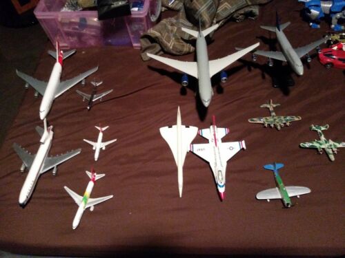 Diecast airplanes 1/200 1/400 Boeing Airbus 747 767 war fighter